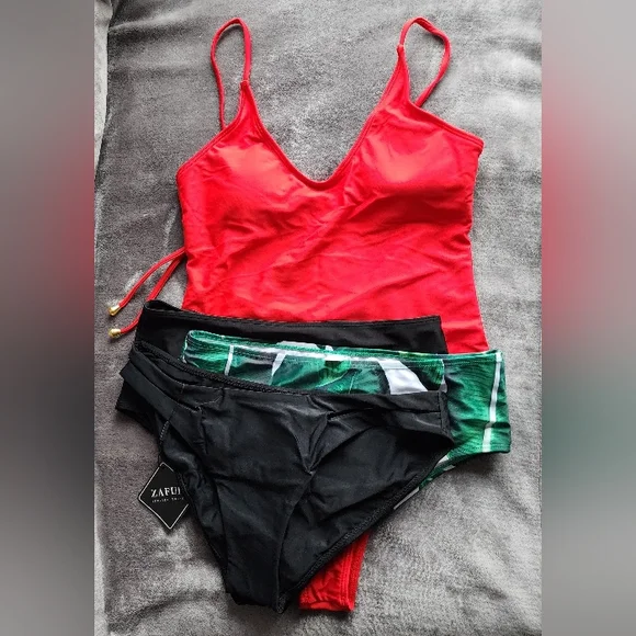 💙 4 Piece Swimsuit Set - Picture 2 of 8